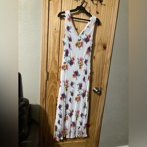Vintage Eva Blue Women’s Size 14 (runs small) Fully-lined Floral Maxi Dress